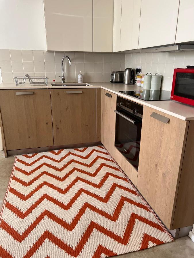 Stylish Newly Renovated Beachfront Getaway Apartment