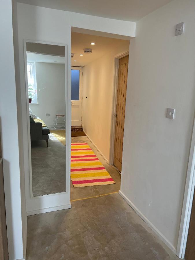 Apartment Stylish Newly Renovated Beachfront Getaway